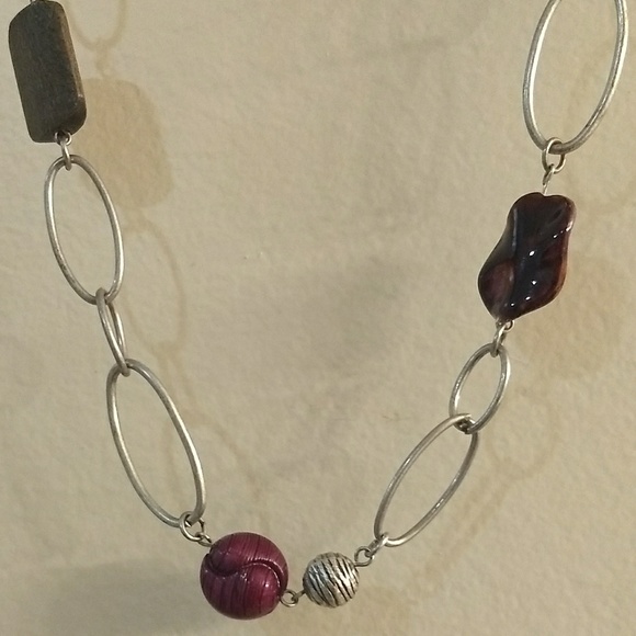 *5/$25 sale* wood, metal, & resin necklace - Picture 3 of 3